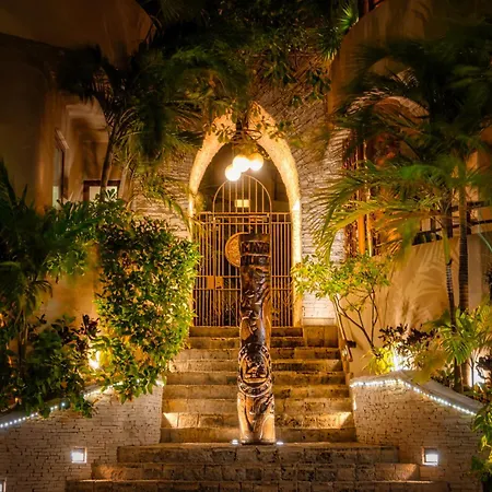 Maya Villa Condo Hotel And Beachclub