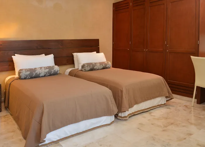 Hotel Maya And Beachclub