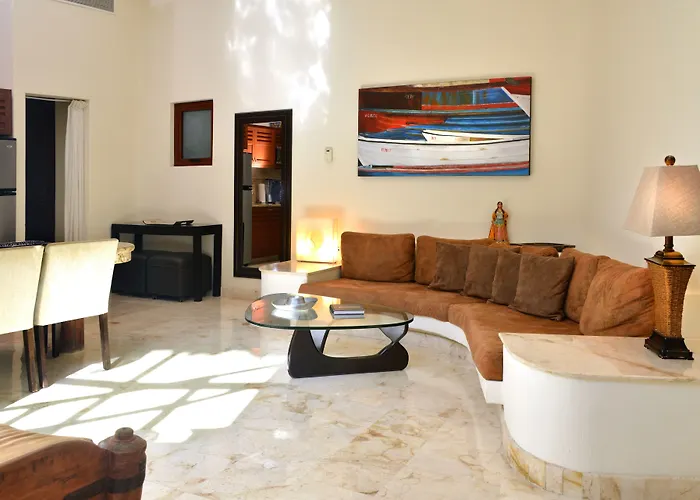 Hotel Maya And Beachclub