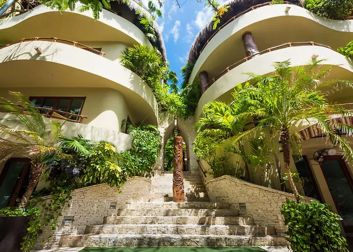 Hotel Maya And Beachclub 4*