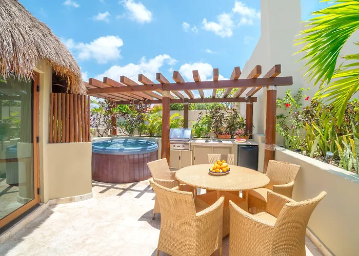 Hotel Maya And Beachclub